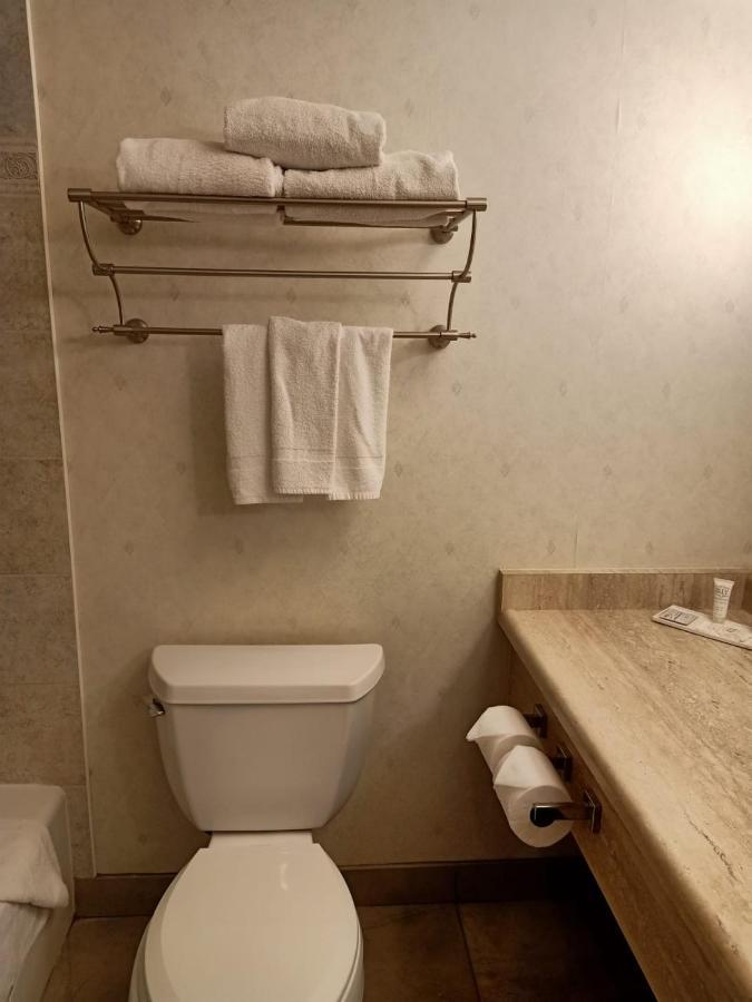 Vaughan Inn Brampton Eksteriør bilde